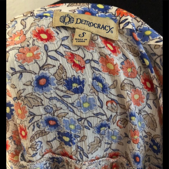 Democracy Top - Picture 4 of 4